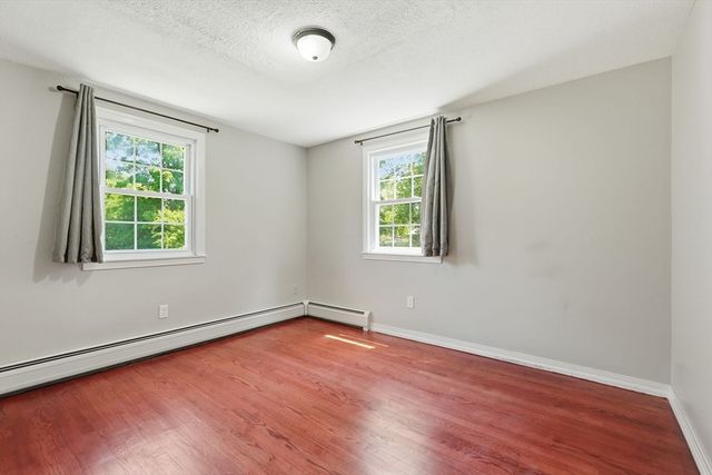 1107 N Pleasant St, Amherst, MA 01002
