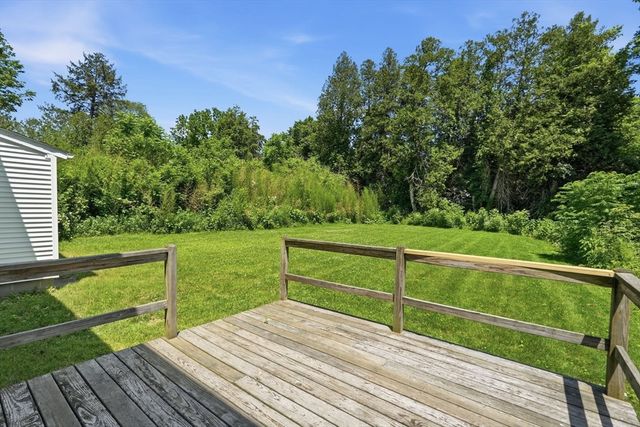 1107 N Pleasant St, Amherst, MA 01002