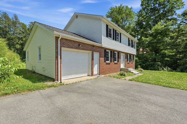 1107 N Pleasant St, Amherst, MA 01002