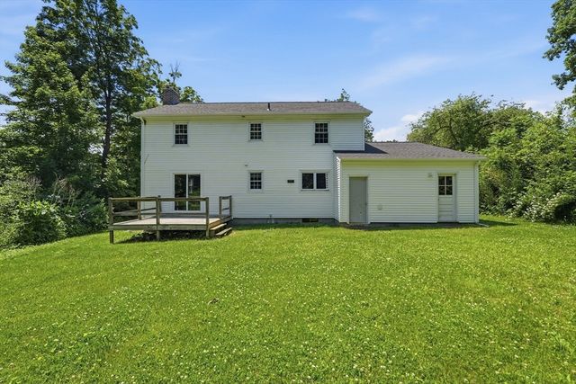 1107 N Pleasant St, Amherst, MA 01002