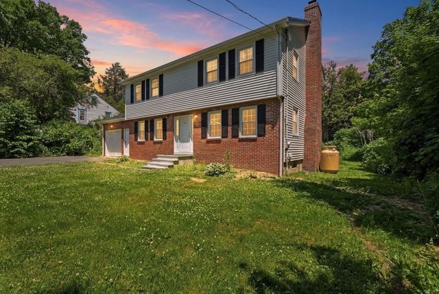 1107 N Pleasant St, Amherst, MA 01002