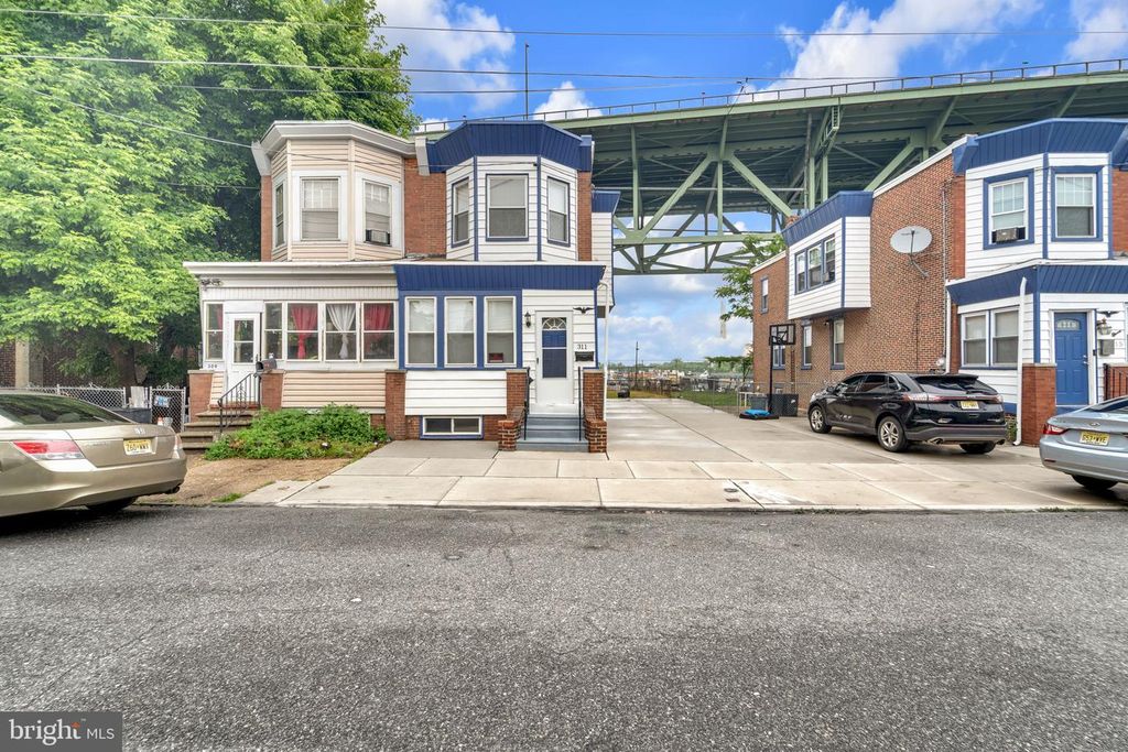 311 SHERMAN ST, Gloucester City, NJ 08030