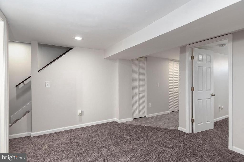 3825 ELKADER RD, Baltimore, MD 21218