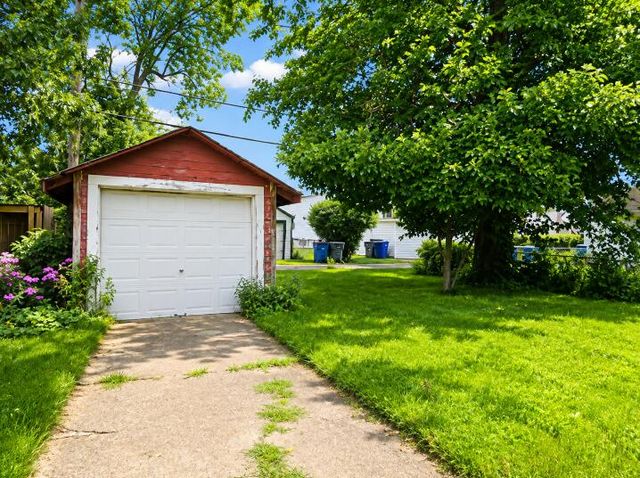 913 170th Street, Hammond, IN 46324