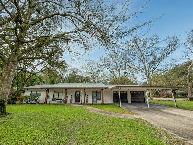 706 Bradford Drive, Fort Walton Beach, FL 32547