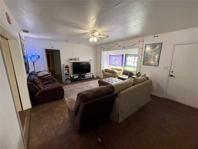 609 NW 19TH STREET, Gainesville, FL 32603