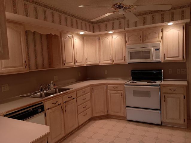 1264 E Lafayette Court E, Springfield, MO 65804