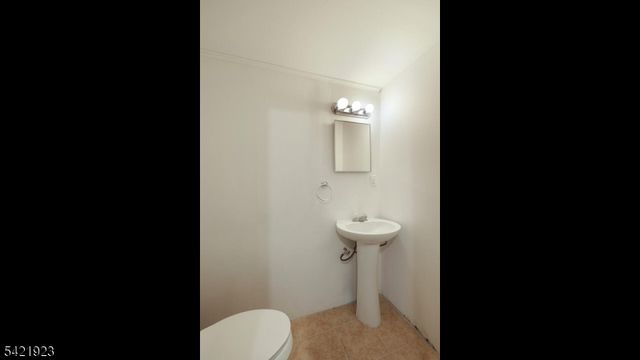 353 E Grant Ave, Roselle Park Boro, NJ 07204