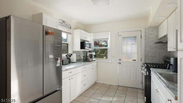 353 E Grant Ave, Roselle Park Boro, NJ 07204
