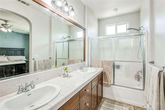 3683 W Black Walnut, Fresno, CA 93711