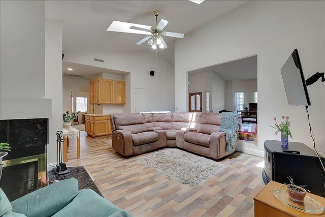 1672 Jamie Dr, Yuba City, CA 95993