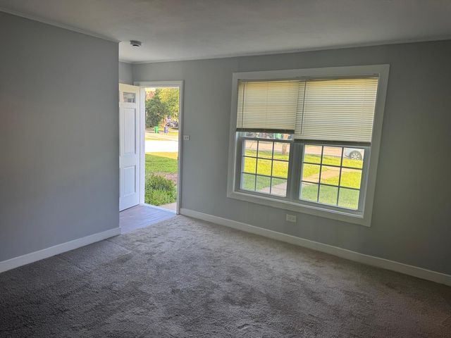 28 W Willow Street, Lombard, IL 60148