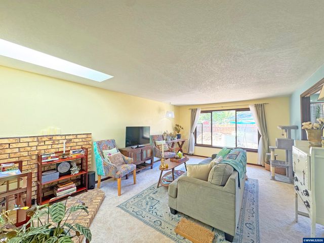 534 SE Hathaway Pl, Corvallis, OR 97333