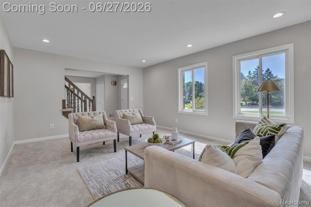 5310 Pond Bluff Drive, West Bloomfield, MI 48323