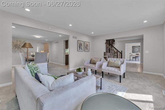 5310 Pond Bluff Drive, West Bloomfield, MI 48323