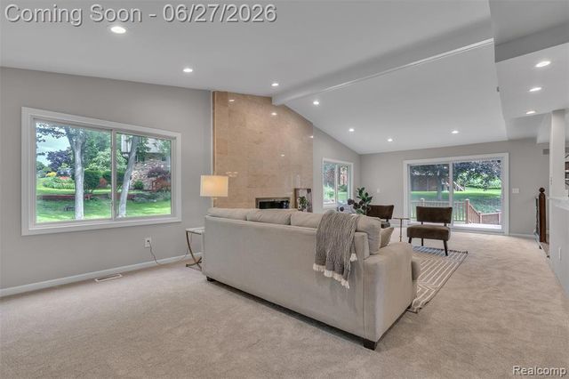5310 Pond Bluff Drive, West Bloomfield, MI 48323