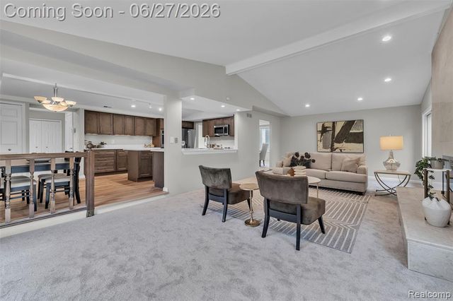 5310 Pond Bluff Drive, West Bloomfield, MI 48323