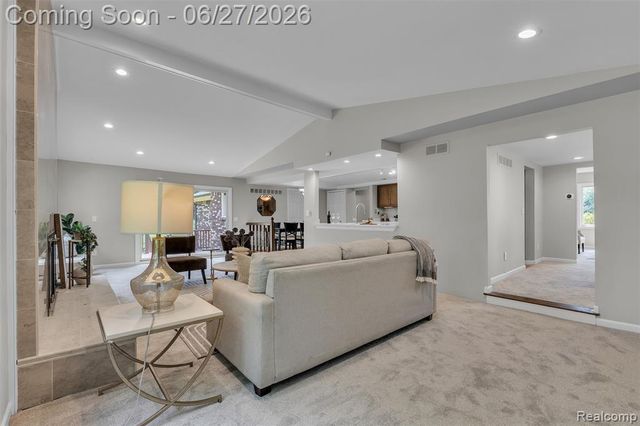 5310 Pond Bluff Drive, West Bloomfield, MI 48323