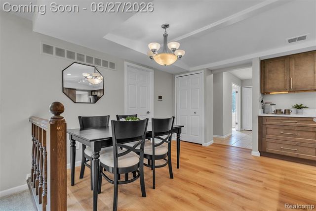 5310 Pond Bluff Drive, West Bloomfield, MI 48323