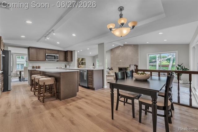 5310 Pond Bluff Drive, West Bloomfield, MI 48323