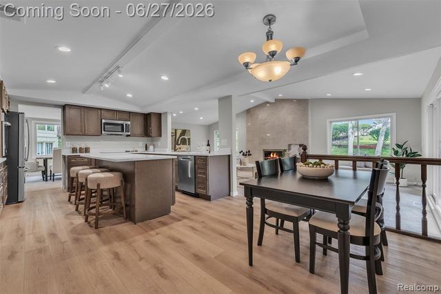 5310 Pond Bluff Drive, West Bloomfield, MI 48323