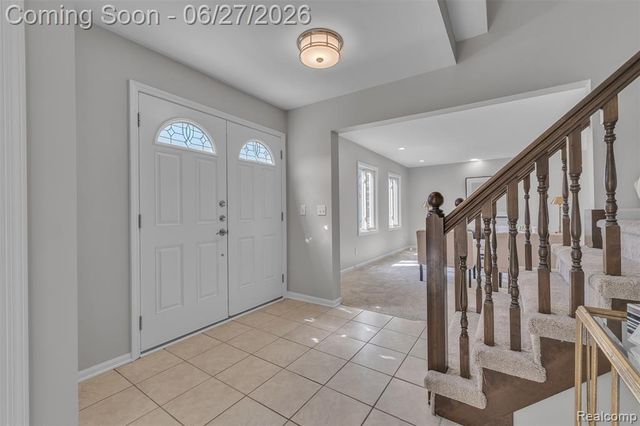 5310 Pond Bluff Drive, West Bloomfield, MI 48323