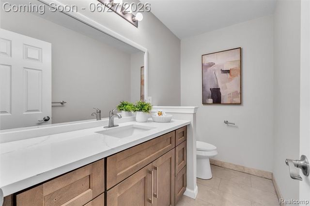 5310 Pond Bluff Drive, West Bloomfield, MI 48323
