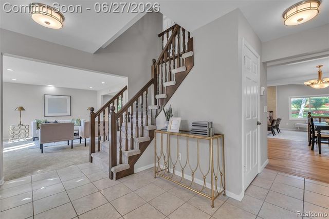 5310 Pond Bluff Drive, West Bloomfield, MI 48323