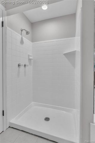 5310 Pond Bluff Drive, West Bloomfield, MI 48323