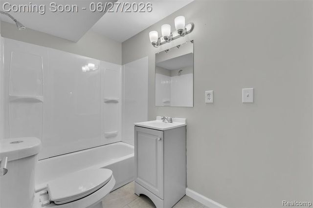 5310 Pond Bluff Drive, West Bloomfield, MI 48323