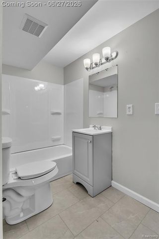 5310 Pond Bluff Drive, West Bloomfield, MI 48323
