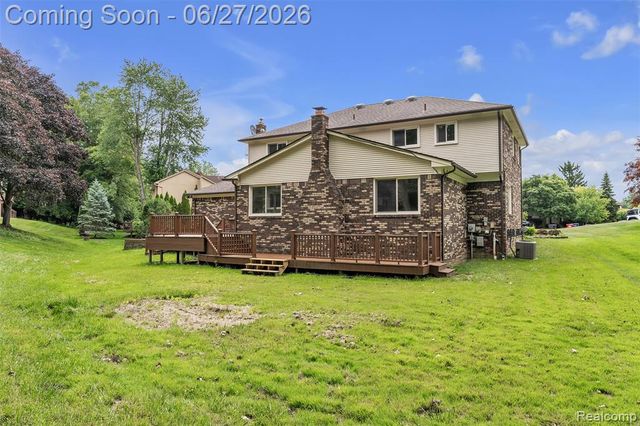 5310 Pond Bluff Drive, West Bloomfield, MI 48323
