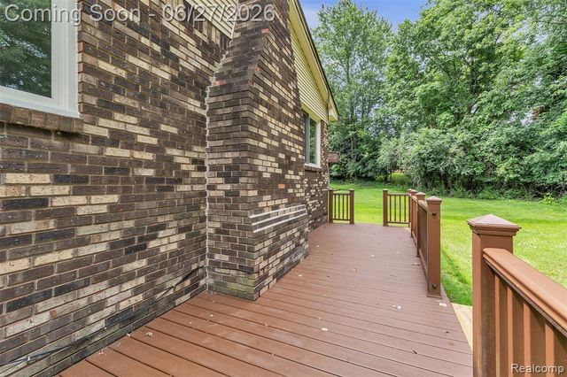 5310 Pond Bluff Drive, West Bloomfield, MI 48323