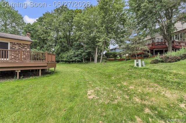 5310 Pond Bluff Drive, West Bloomfield, MI 48323
