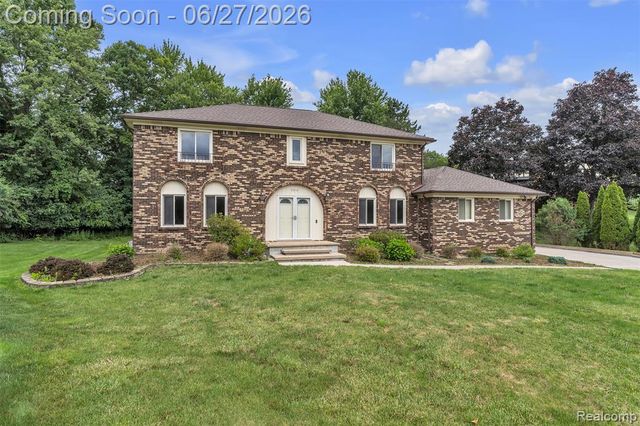 5310 Pond Bluff Drive, West Bloomfield, MI 48323