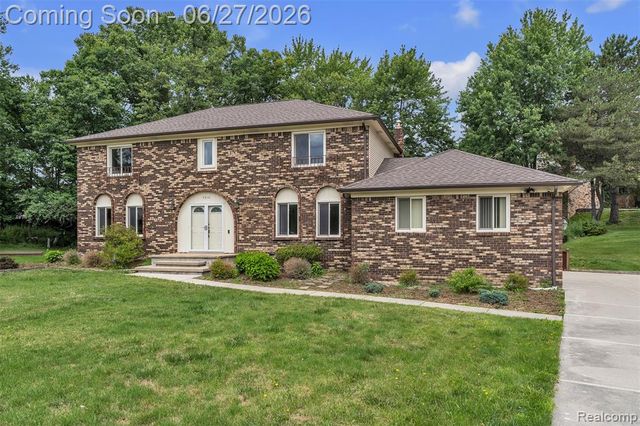 5310 Pond Bluff Drive, West Bloomfield, MI 48323