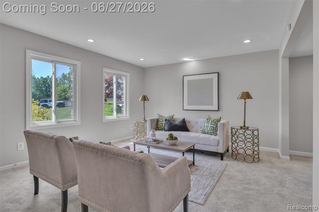 5310 Pond Bluff Drive, West Bloomfield, MI 48323