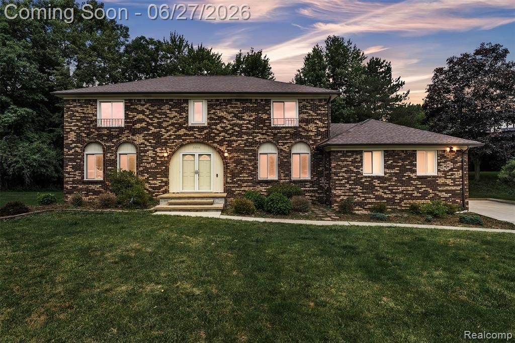 5310 Pond Bluff Drive, West Bloomfield, MI 48323