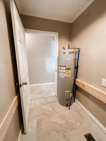 2404 Main Street, Pikeville, TN 37367