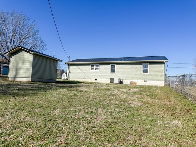 2404 Main Street, Pikeville, TN 37367