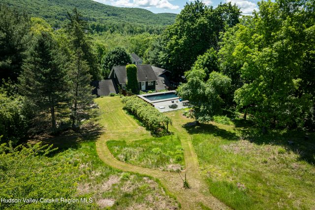147 Smith Clove Road, Woodbury, NY 10917
