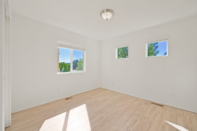 15 Scenic Mesa Road, Santa Fe, NM 87508