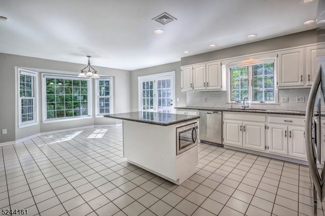 16 Manor Dr, Morris Twp., NJ 07960