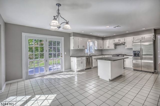 16 Manor Dr, Morris Twp., NJ 07960