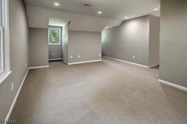 16 Manor Dr, Morris Twp., NJ 07960