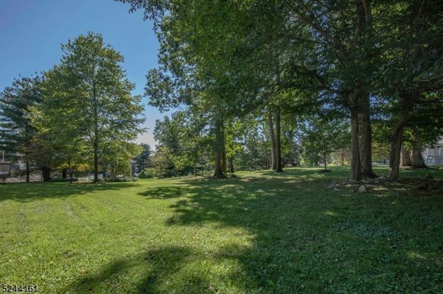 16 Manor Dr, Morris Twp., NJ 07960