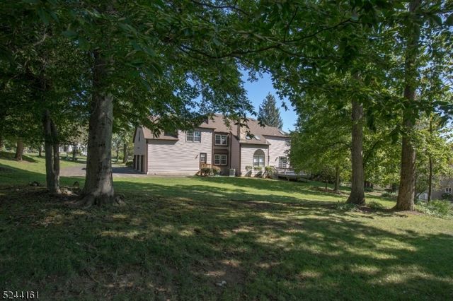 16 Manor Dr, Morris Twp., NJ 07960