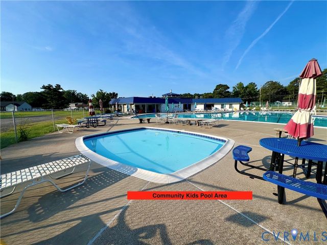 57 Otter Ln, Montross, VA 22520