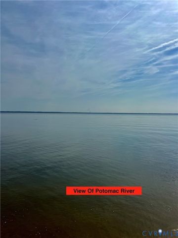 57 Otter Ln, Montross, VA 22520