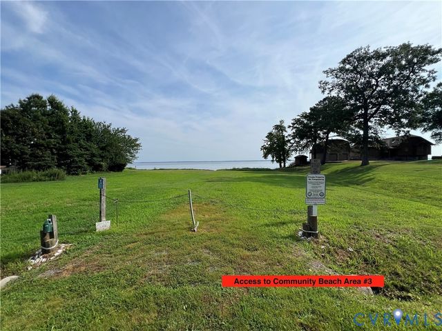 57 Otter Ln, Montross, VA 22520